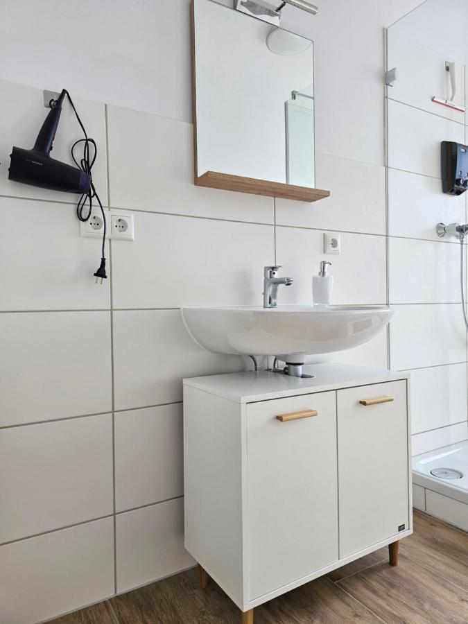 Schoene Grosse Ferienwohnung 79M2 Und 2 Baeder, Zentrumnah, 2Og Ерфурт Екстер'єр фото