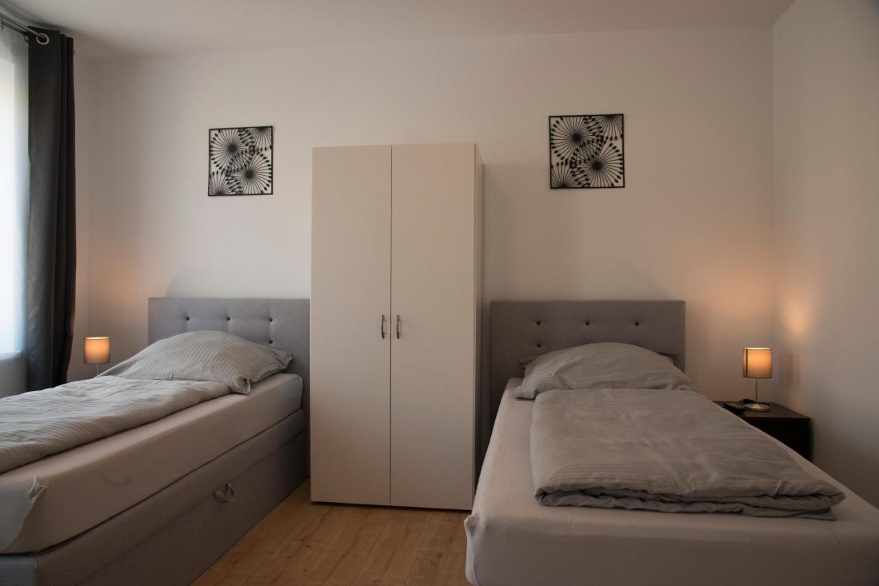 Schoene Grosse Ferienwohnung 79M2 Und 2 Baeder, Zentrumnah, 2Og Ерфурт Екстер'єр фото