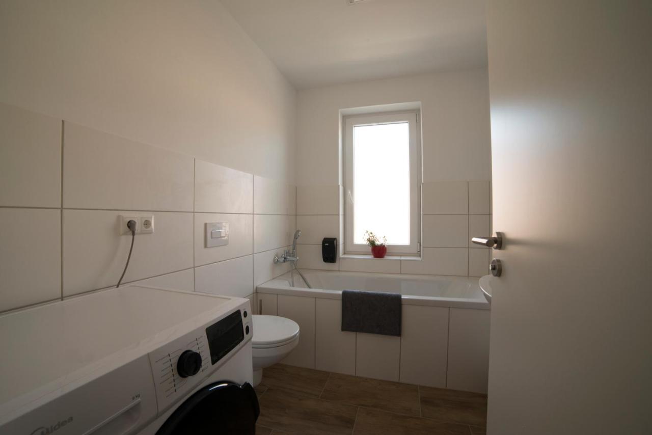 Schoene Grosse Ferienwohnung 79M2 Und 2 Baeder, Zentrumnah, 2Og Ерфурт Екстер'єр фото