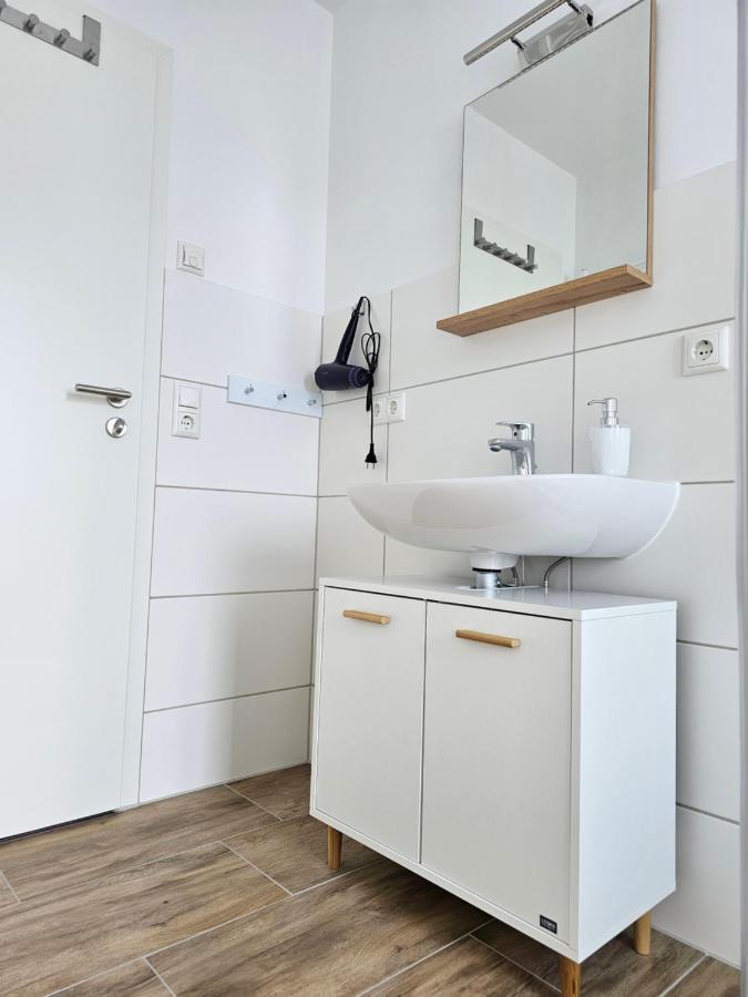 Schoene Grosse Ferienwohnung 79M2 Und 2 Baeder, Zentrumnah, 2Og Ерфурт Екстер'єр фото
