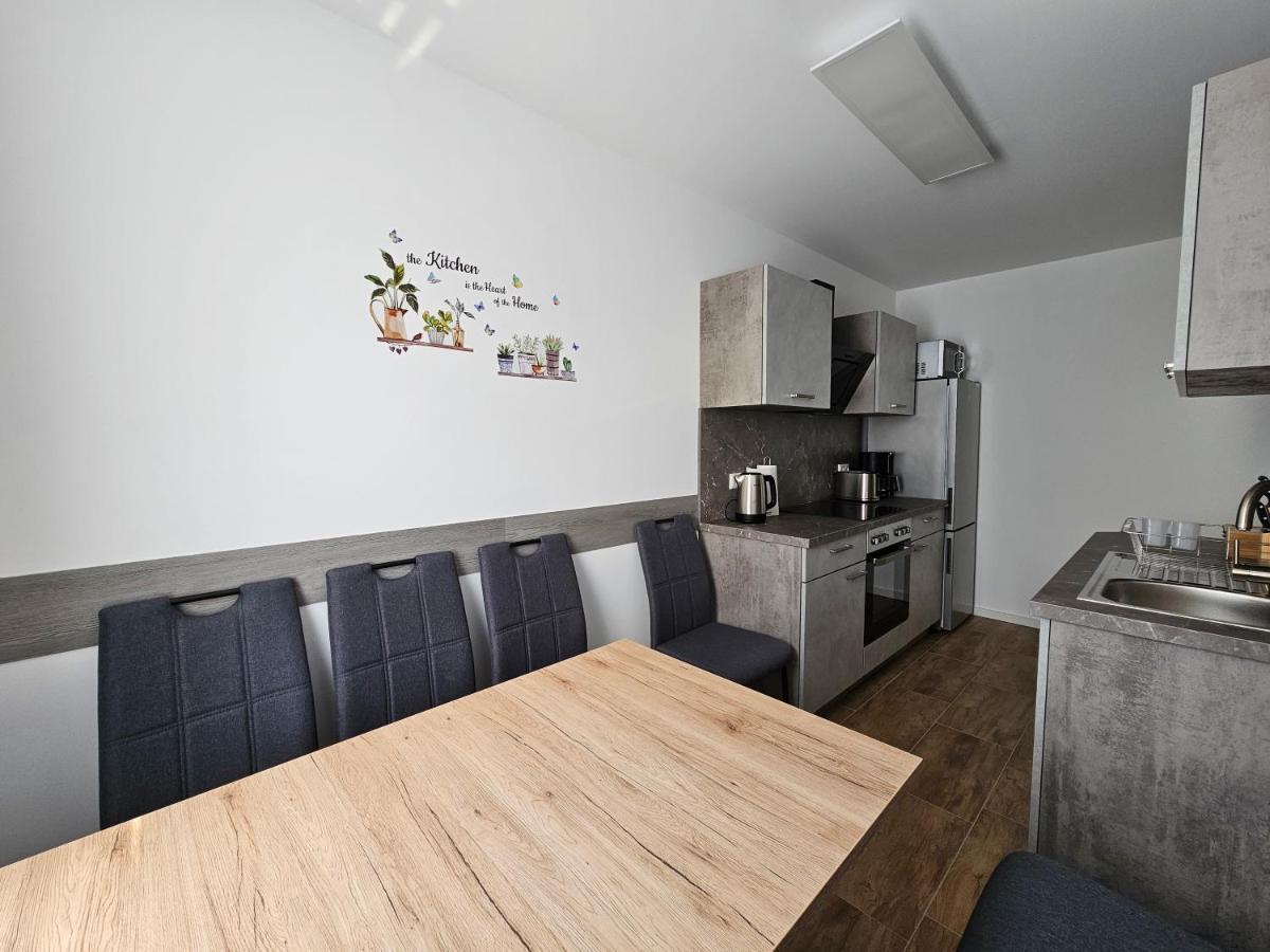 Schoene Grosse Ferienwohnung 79M2 Und 2 Baeder, Zentrumnah, 2Og Ерфурт Екстер'єр фото